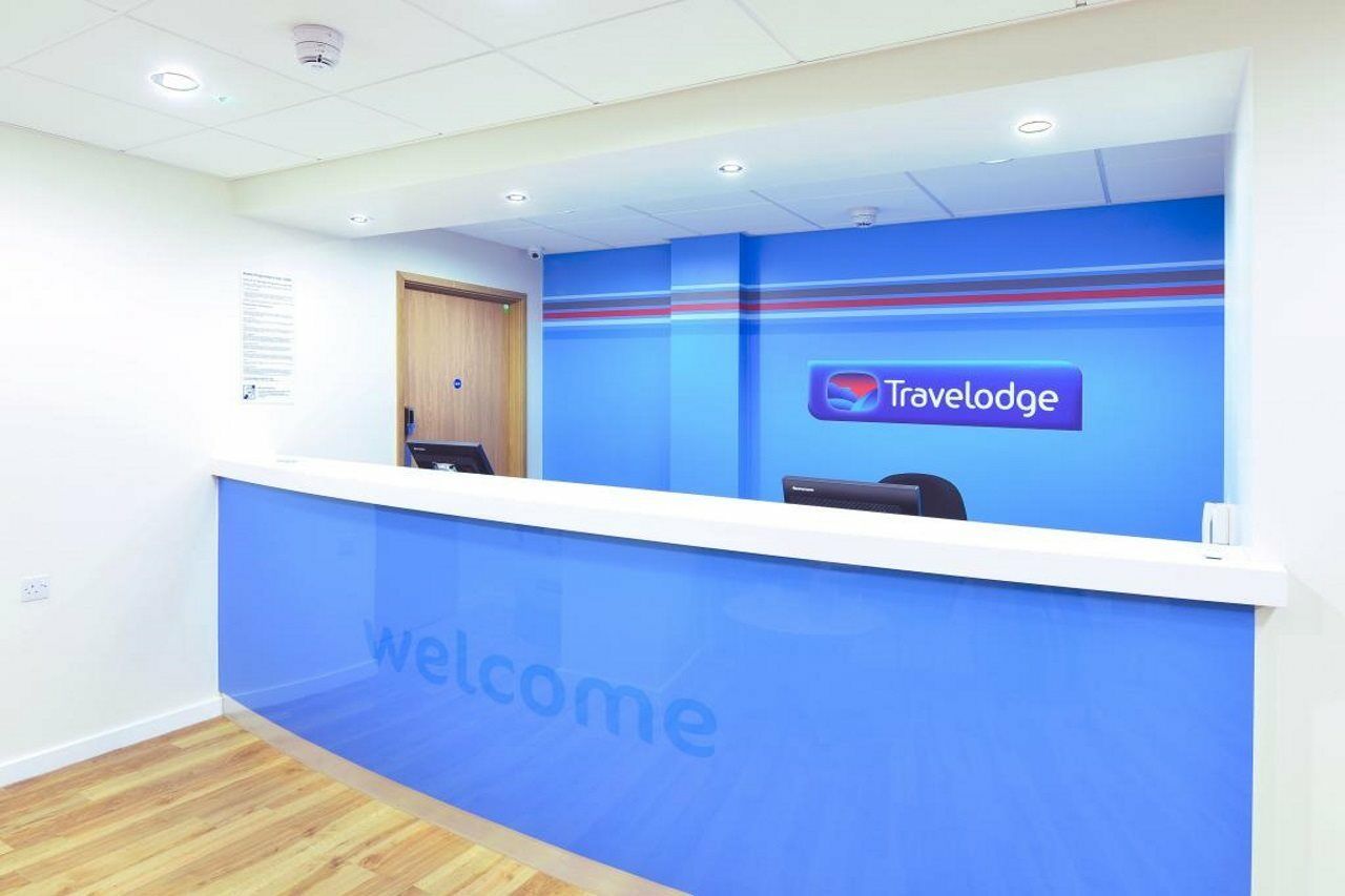 Travelodge London Raynes Park Exterior foto